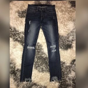Undone hem ankle skinny’s